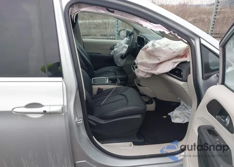 2024 Chrysler Pacifica Touring L z USA, uszkodzony, nr VIN 2C4RC1BG2RR184472